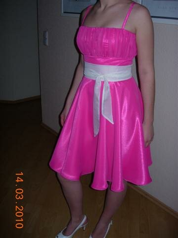 Das erste Brautjungfernkleid für meine jüngste Tochter