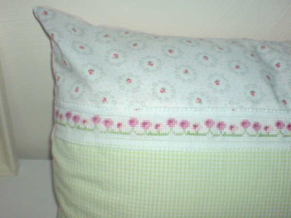 Röschenkissen Shabby-Traum 1