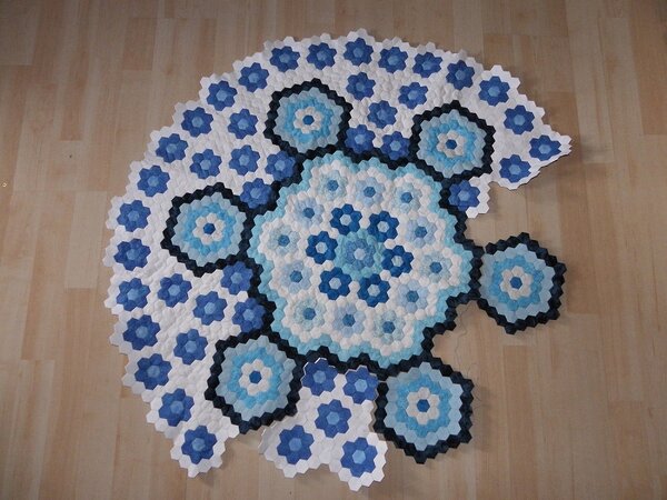 Hexagonquilt La Passion - Hälfte der dritten Runde fertig