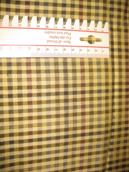 Creme-Braun kariert; Glatte Oberfläche; Knitterarm; Vermutlich Viscose; für Röcke, Kostüme, ----
Hat am Rand einen Webfehler, da nur 150cm in der Breite gemessen, obwohl er 160cm breit liegt
160 x 150cm
2,4m²
