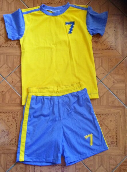 Sportdress Gr.128 
Schnitt aus Ottobre
Stoff von Trigema
Zahlen geplottet