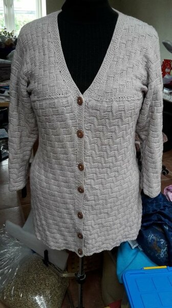 Cardigan altrosa aus kuschelweicher Merino/Alpaka Wolle