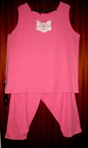 Schlafanzug für den Sommer aus dem gleichen Material:
Single-Jersey von Butinette