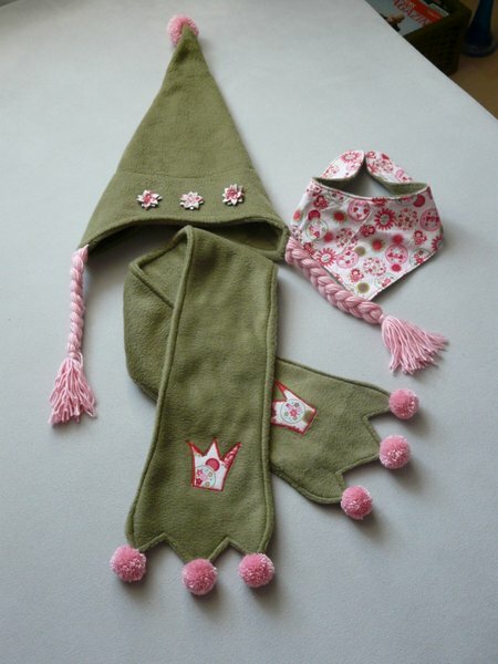 Mütze, Schal und Halstuch passend zur Jacke