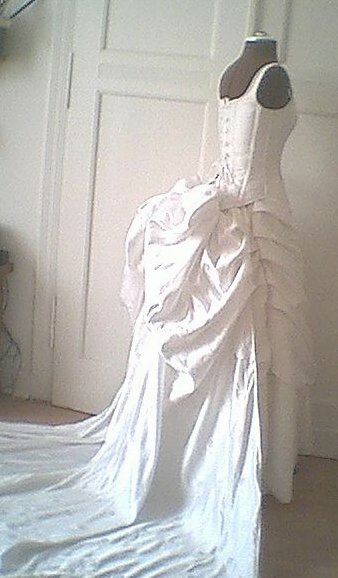 Mein viktorianisches Brautkleid seitlich