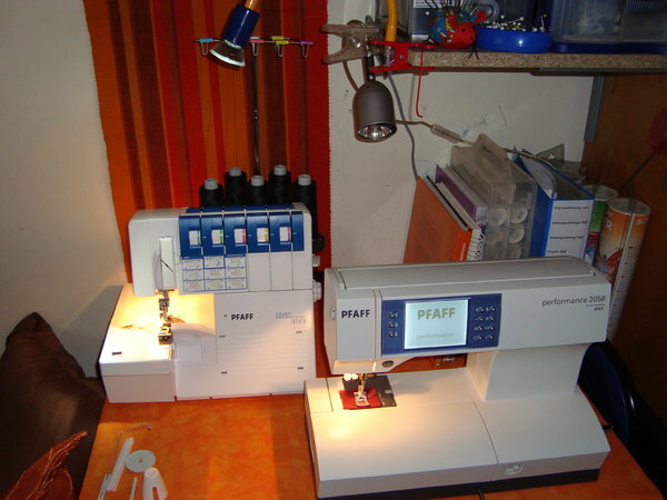 Pfaff Coverstyle (hinten)
Pfaff Performance 2058