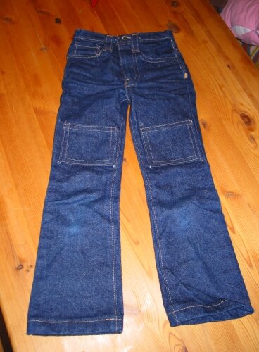 sehr schmale Jungen Jeans, ca. Gr. 116