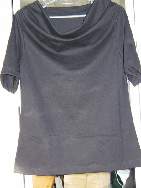 OttobreShirt 2/2009 aus Pikee. Flecken sind nur Sonnenmuster beim Fotografieren.