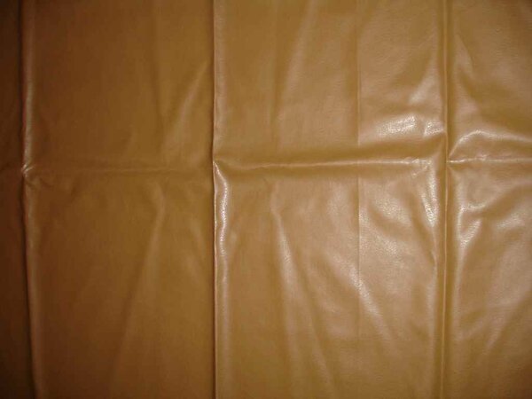 Stoff Y4:

hellbraunes Kunstleder 
0,9 m x 0,63 m + Rest