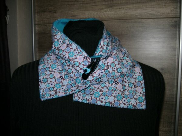 Wendeschal Blumen (Außenseite)