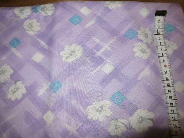 Stoff 238

li. Seite angerauht, re. Seite glatt
420 cm x 80 cm
