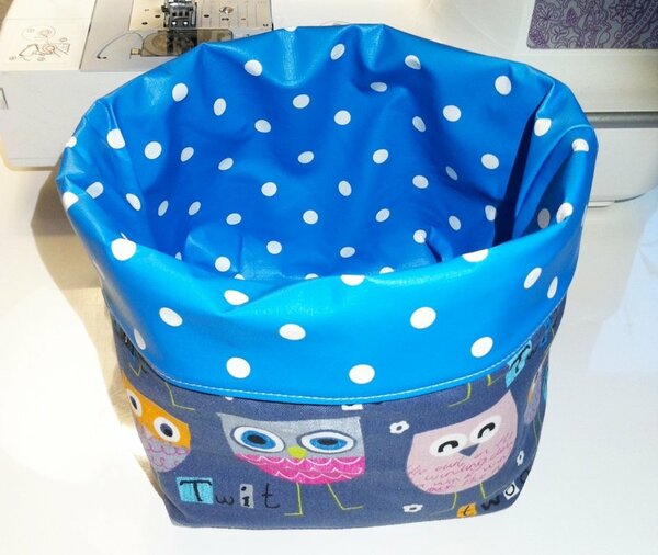 Ein Utensilo für mich. :-) Ich liiiiiiiebe Eulen! (Und Schmetterlinge auch *lol*)
