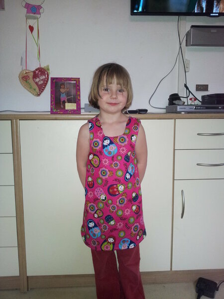 Dieses Kleid ( Schürze ) zieht meine Tochter nur noch an.