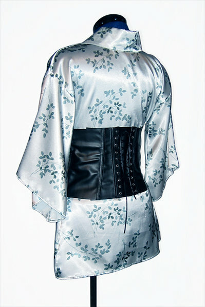 Kimono Bluse aus Satin mit Corsage aus Lederimitat von hinten