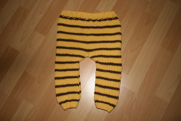 Biene-Maja-Hose aus Merino-Wolle.