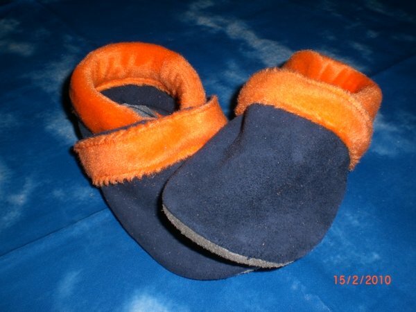 Echtleder Velour Blau mit Orangen Fell verziert