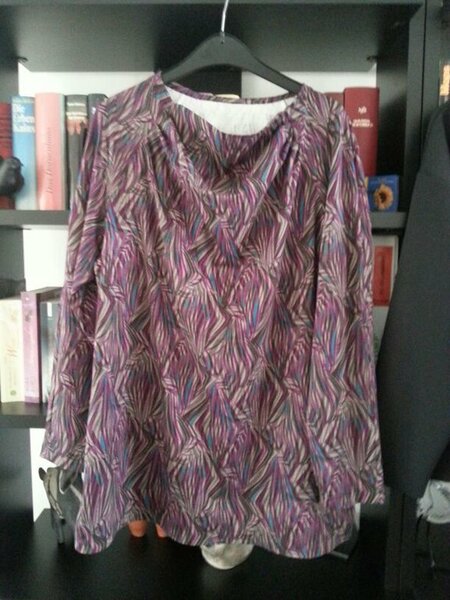 Shirt mit Wasserfallkragen