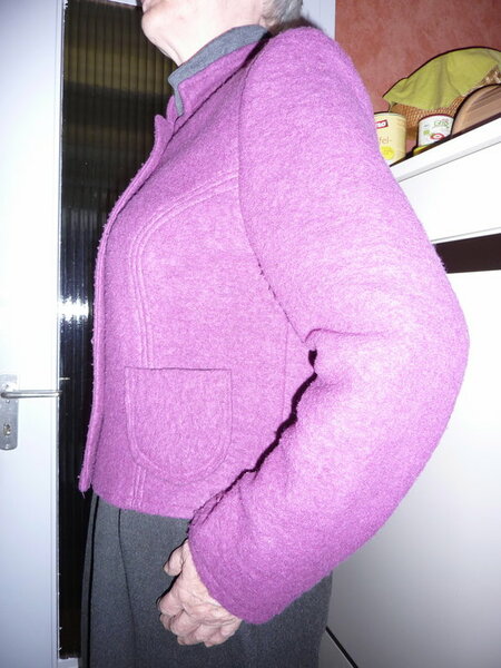 Jacke im Uniformstil / Seite