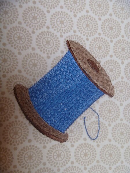 Garnrolle blau