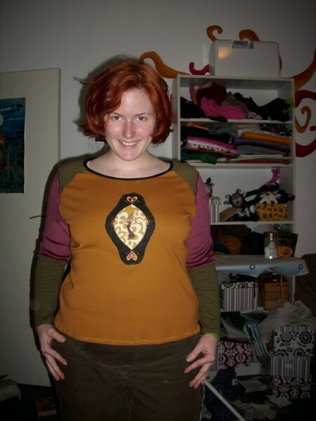 Pulli mit Pilzstickerei