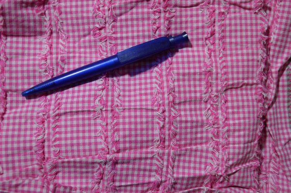 9)  BW Vichy mit Rüschen pink 50 x 150