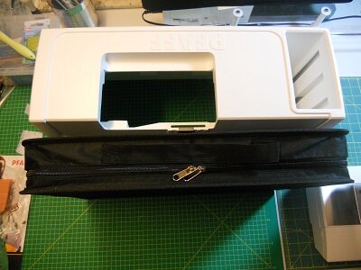 3 Harthaube mit Anstecktasche