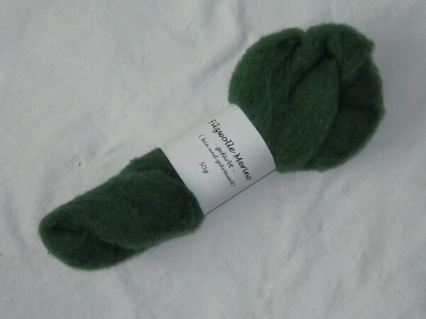 Wolle Nummer 2

Filzwolle aus 100% Merino
Farbe: grün

50gr

1 Knäuel vorhanden