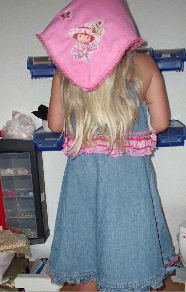 emely erdbeer hinten