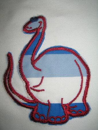Dino2 Applikation auf Shirt