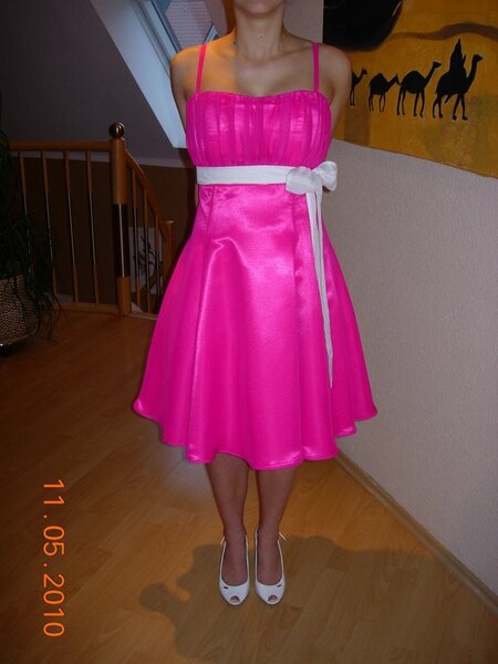 das zweite Brautjungferkleid. Die Farbe ist etwas dunkler als das erste Kleid