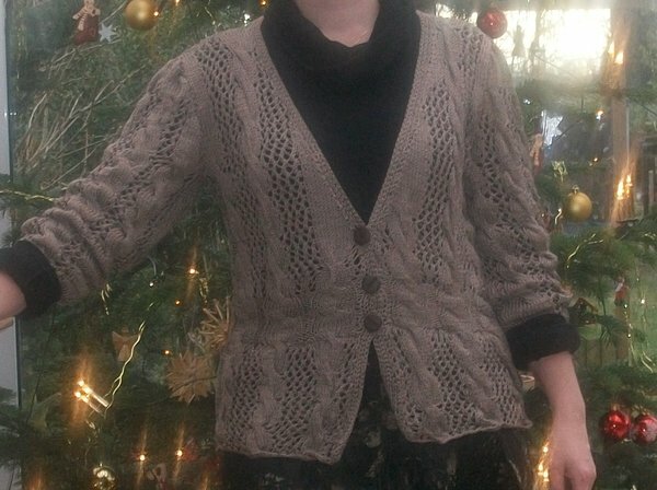 Strickjacke aus einem Sommerheft von Online