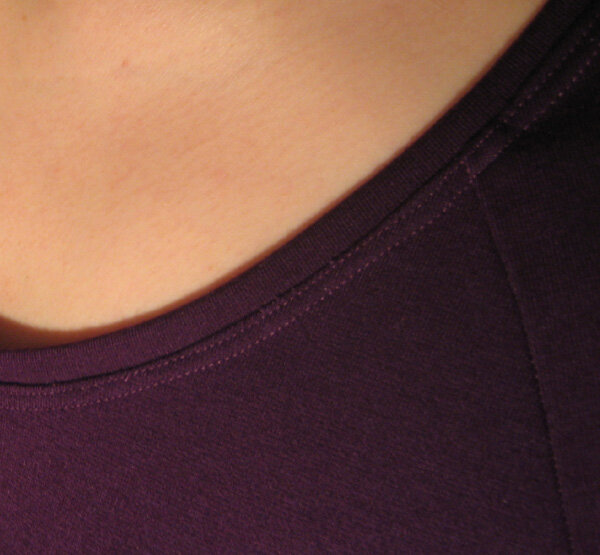 Und hier mein ganzer Stolz noch mal im Detail: Die Paspel :)
Hier sieht man auch die Farbe besser, das Lila ist nicht so blau wie auf dem ersten Bild.