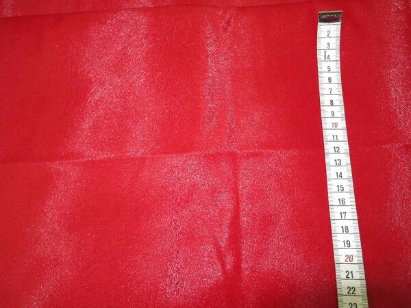 Stoff 314

Kunstleder mit fellartiger Struktur, 124 cm x 136 cm