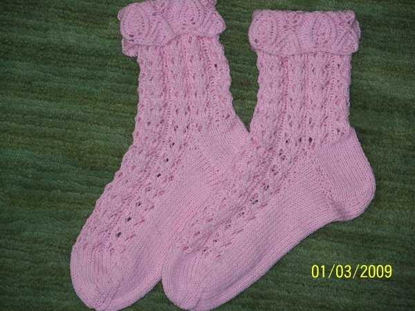 Lochmustersocken rosa, Anleitung aus einer Sabrina Socken, etwas modifiziert