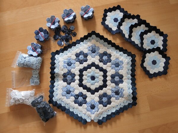 Hexagonquilt La Passion - Teil 6, 1. von 6 großen Blumen fertig