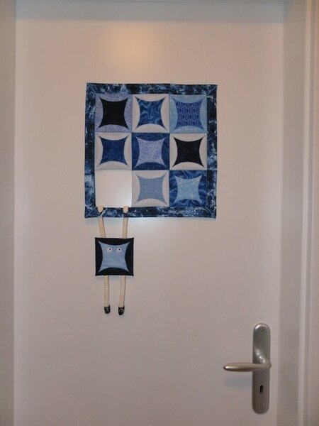 Meine Interpretation des Quilts aus dem Fred "Witzige Quilt Idee" die jetzt die Tür zu meinem Nähzimmerchen schmückt.