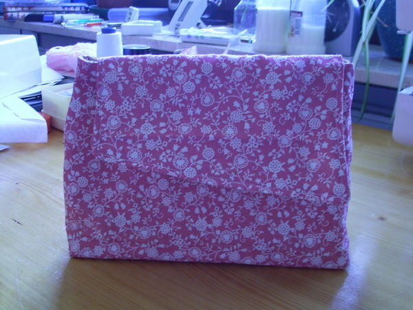 Cos Ta 001 von HappyA aus BWStoff.

mein erster Taschennähversuch.
