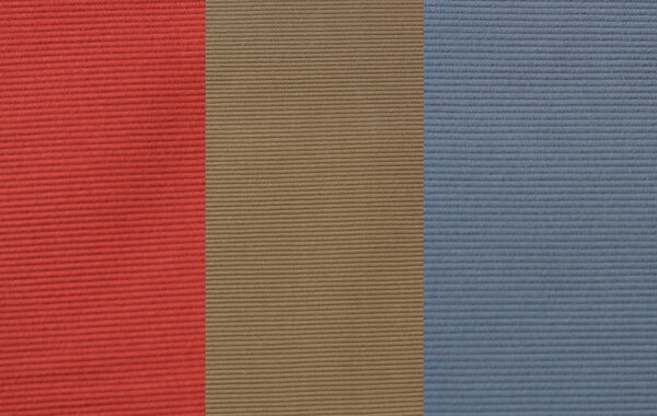 44 Polytex StretchRib wie Cord nur quere Rippe, ich habe ihn aber auch längs verarbeitet in drei Farben: 30. rot, 31. beige, 32.  hellblau

jeweils mind. 1,00 x 1,50 m