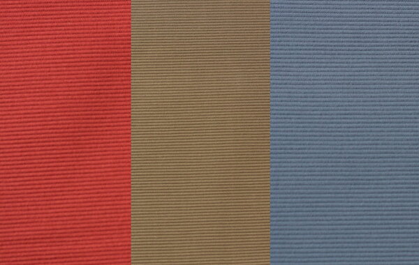 44 Polytex StretchRib wie Cord nur quere Rippe, ich habe ihn aber auch längs verarbeitet in drei Farben: 30. rot, 31. beige, 32.  hellblau

jeweils mind. 1,00 x 1,50 m
