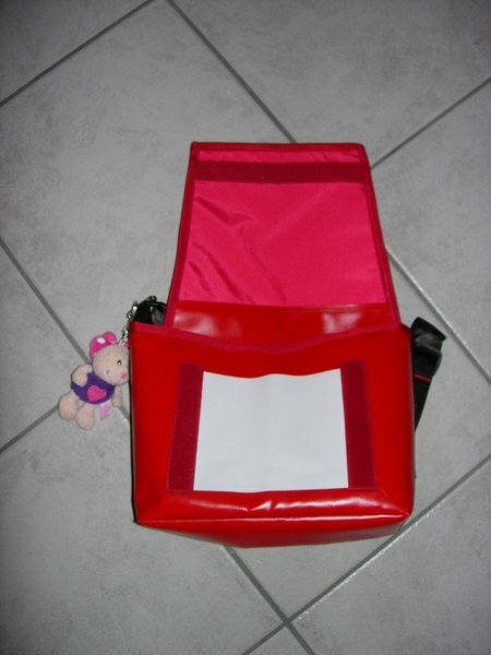 Geburstagsgeschenk aus Blache und Autogurten.
