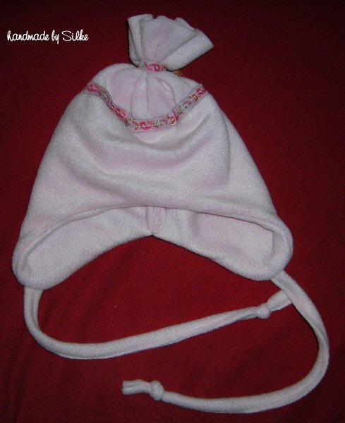 Mütze aus rosa Fleece