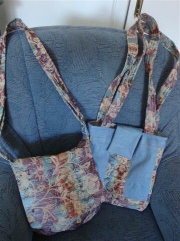 Linke Tasche nach Burda-Schnitt. Rechte Tasche Eigenkreaton mit Jeansstoff.