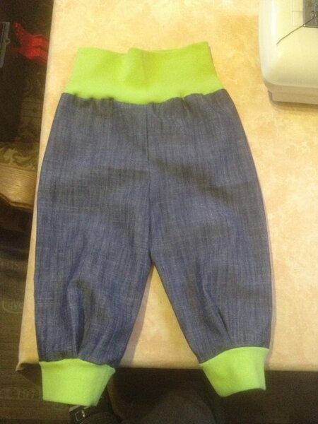 Mein erstes Kleidungsstück in Größe 62-68... Eine Hose für mich ist in Planung :-) ich warte auf das Schnittmuster!