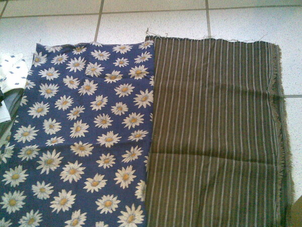 Leinenstoffe



links: mit Edelweiß 52x140 
rechts: gestreift 59x140
