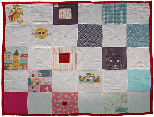 patchwork-decke für meine grosse aus lauter lieblingskleiderresten