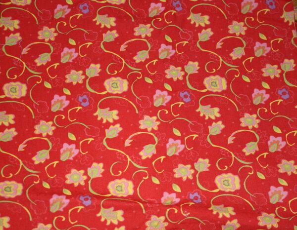 32. Baumwolle rot mit Blumen 0,87 m x 1,50 m +
0,32 m x 0,90 m