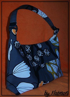 "Atomium"-Tasche aus Ikea Stoffen, mit Innentasche.
Meine erste "richtige" genähte Tasche