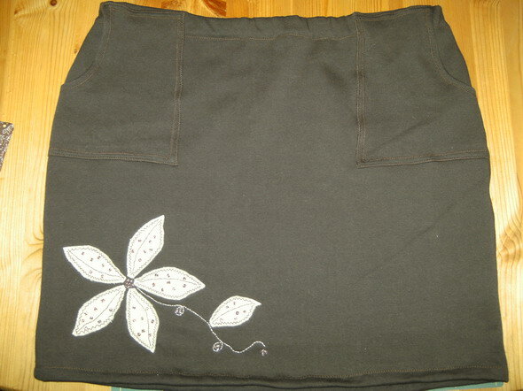 Sweatrock Gr. 46
Sabrina Woman 03/2011
Modell 17