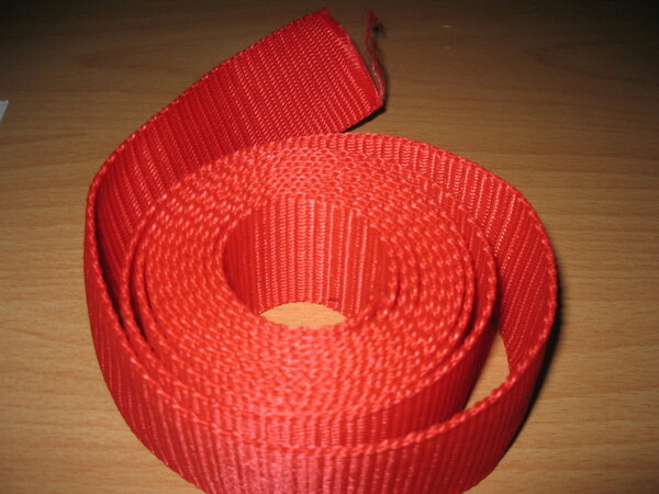 Z12)
Gurtband rot 4cm breit 2,4m lang