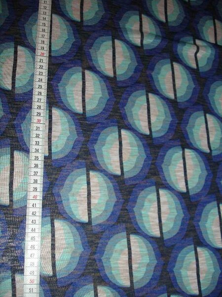 Stoff Y1:

Retro-Jersey, 0.65 m x 0.85 m